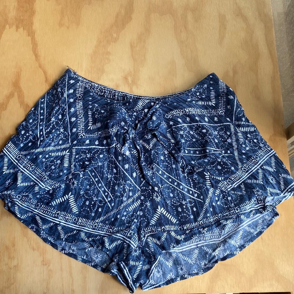 Blue patterned flowing shorts